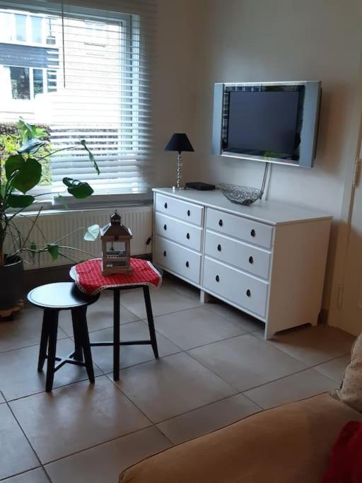 Willa Our Lily House, Een Gezellig Familiehuis In Rustige Omgeving Brugia Zewnętrze zdjęcie